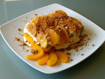 Tiramisu with peaches