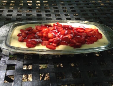 Trifle with Strawberries and Sapa
